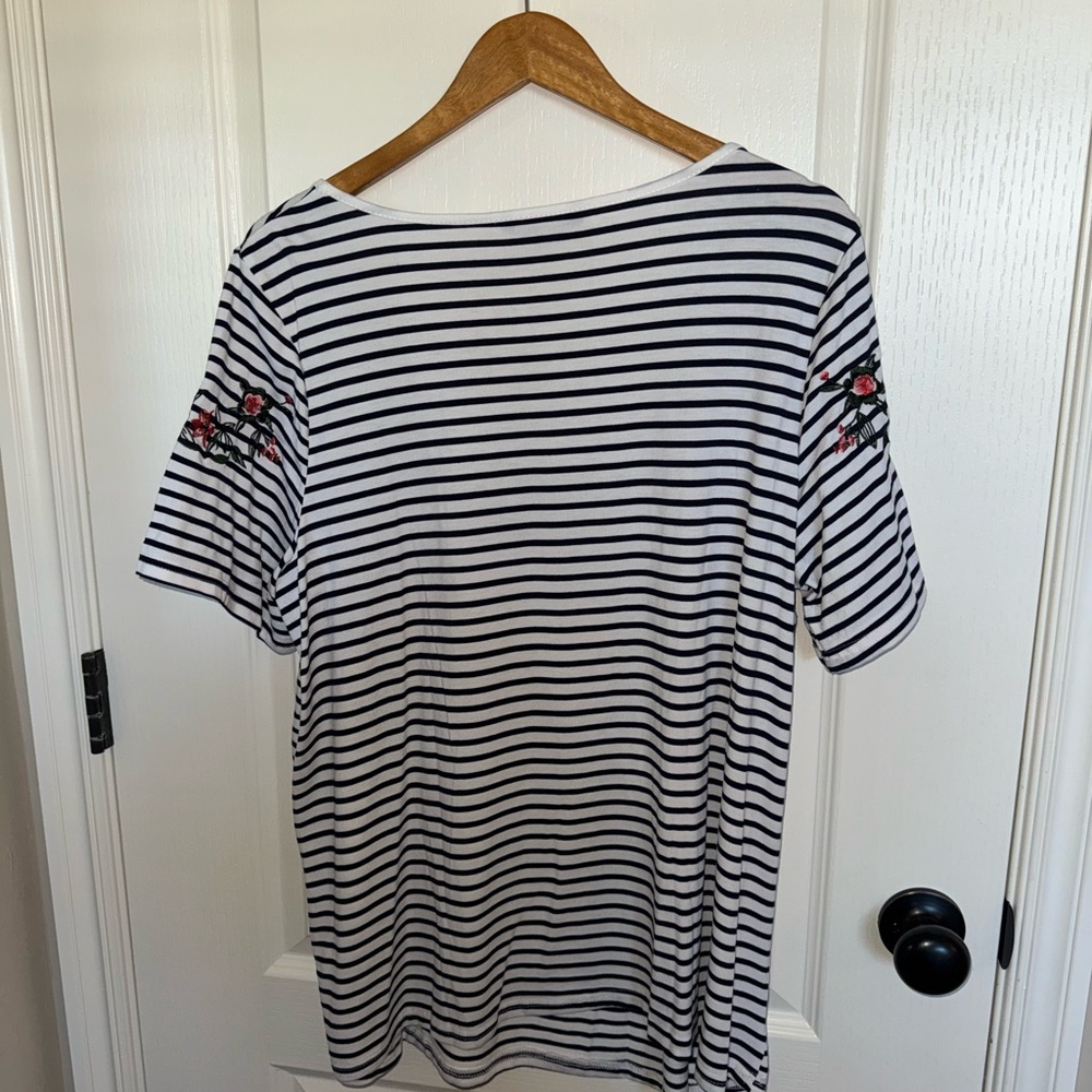 BloomChic Black & White Striped Top with Floral Detail - Picture 4 of 4